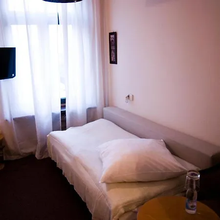 Cafe Mlynek Bed & Breakfast *